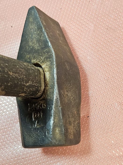 Stary młot rozłupak RMKb-4