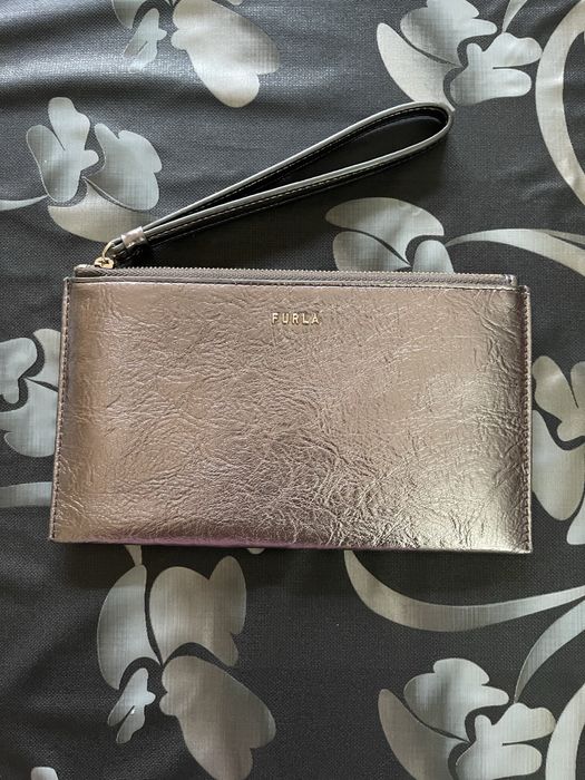 Necessaire marca Furla