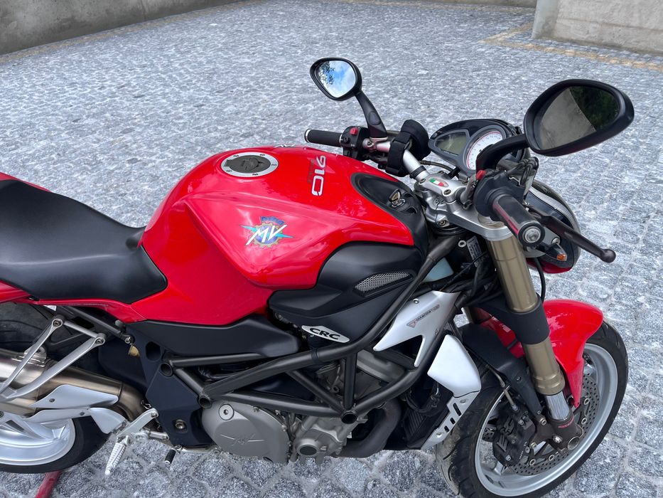 MV agusta brutale 910