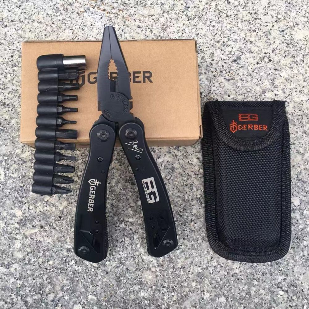 Мультитул плоскогубцы 12 в 1 GERBER Bear Grylls Black с набором бит