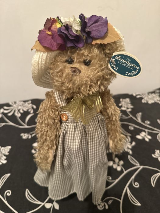 Przepiękny misiek na stojaku