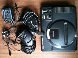 Приставку Sega Mega Drive 1 (PAL) с двумя геймпадами и SCART