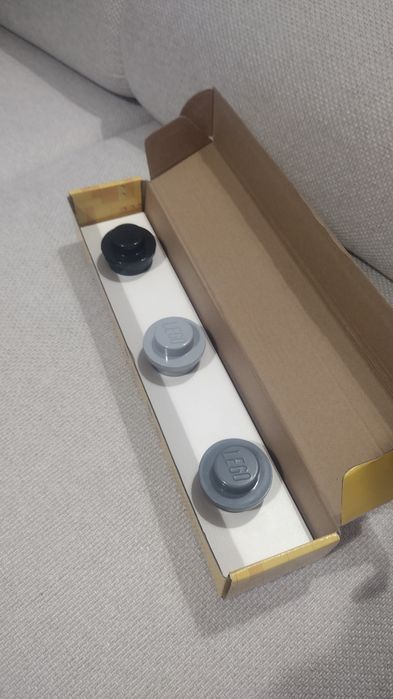 Kultowy wieszak lego