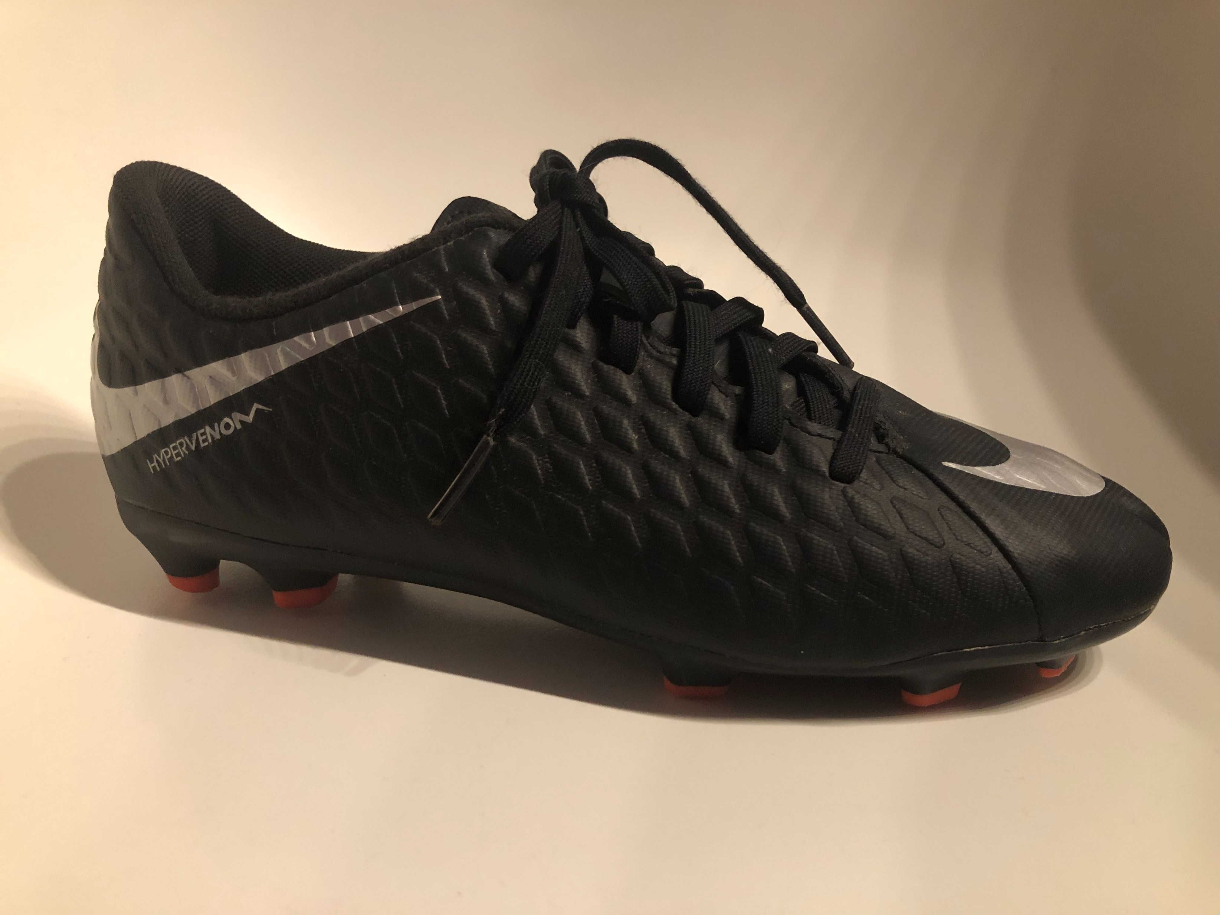 korki piłkarskie Nike rozm. 38