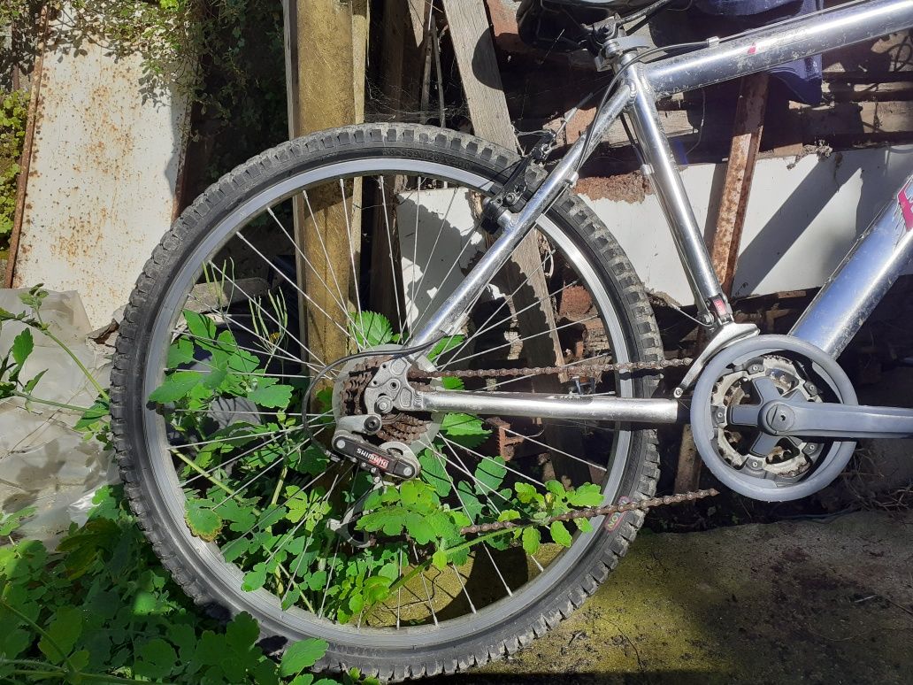 Vendo bicicleta em boas condições e bom preço