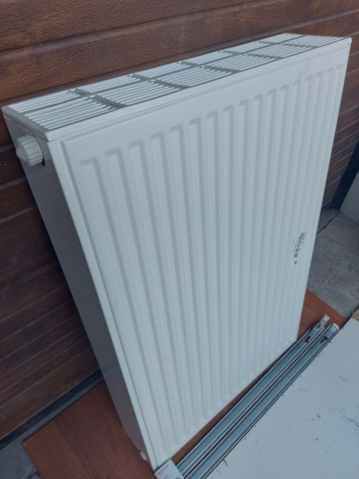 Grzejnik panelowy 60 x 90 x 15 kompletny
