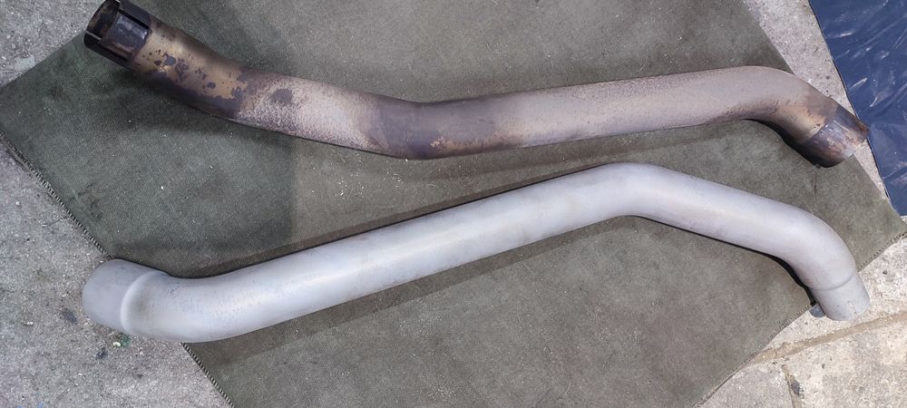 Piaskowanie, szkiełkowanie, czyszczenie małych elementów.