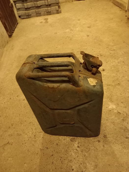 Kanister  20 l metalowy