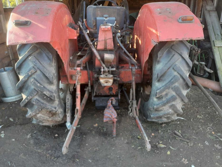 International case 523 z Turem