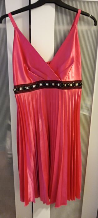 elegancka sukienka wizytowa różowa 38 satynowa