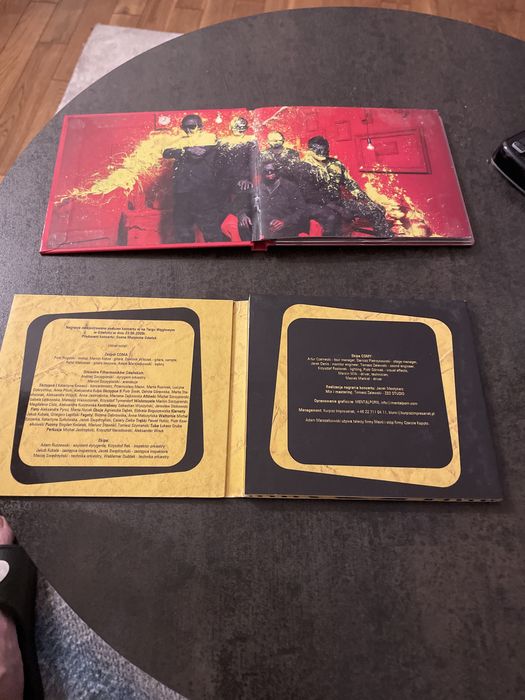 Płyty Coma symfonicznie i czerwona