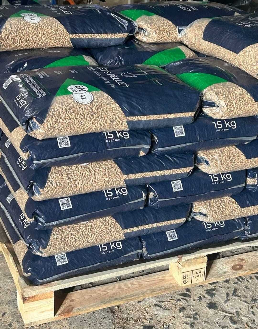 Wysokiej jakości pellet marki Let's Pellet Certyfikat ENPlus A1