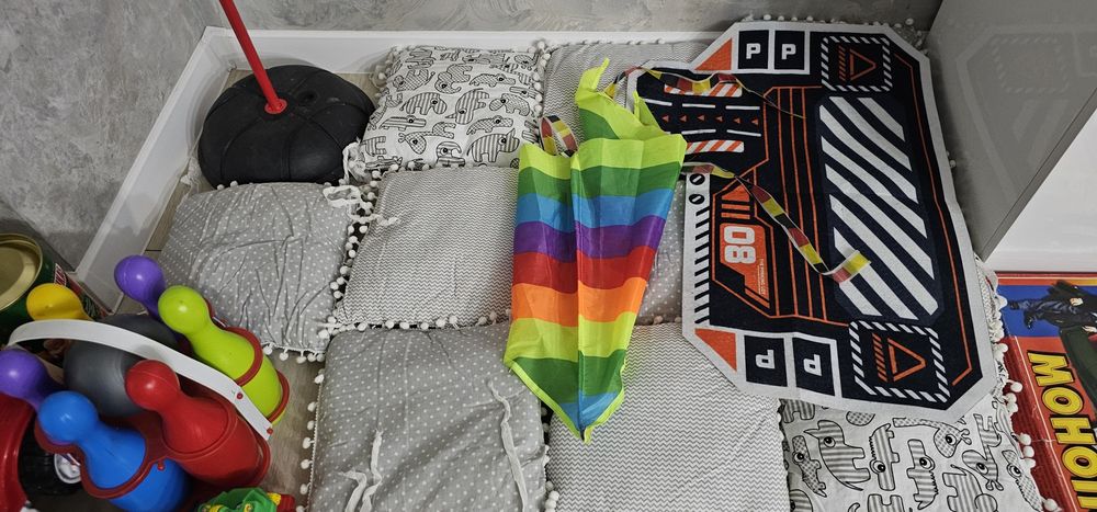 Іграшки дитячі одним лотом