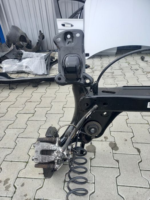 Задня балка Skoda Octavia A7