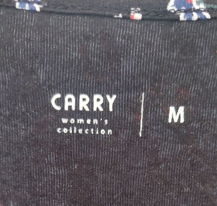 Nowa sukienka Carry