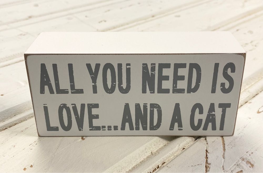 All You Need Is Love …And A Cat интерьер/ деревяный блок/ декор