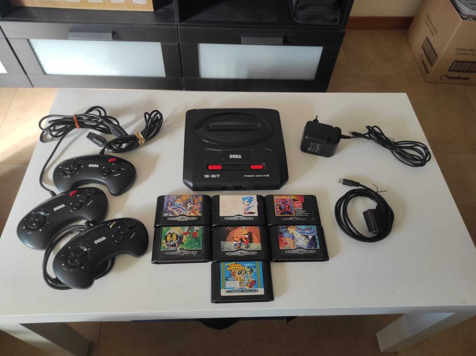 Consola Sega Megadrive 2 com 3 Comandos e 7 Jogos