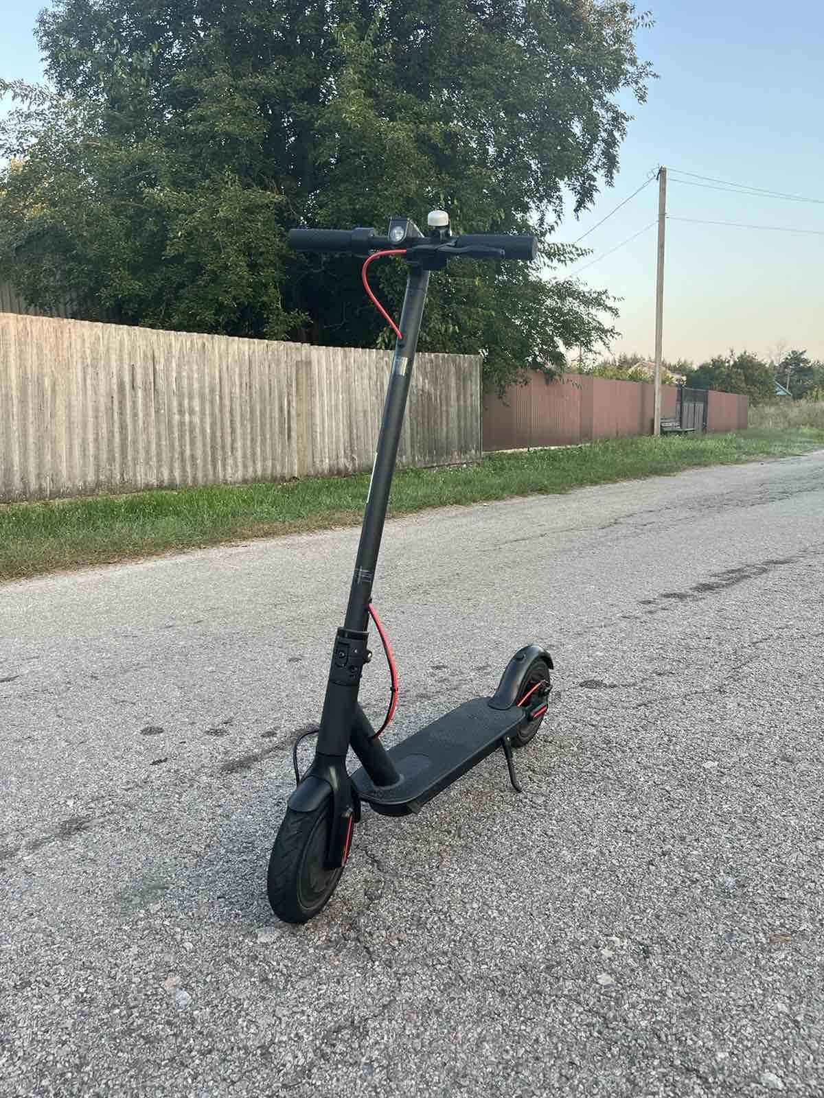 Електросамокат Е Scooter M 365