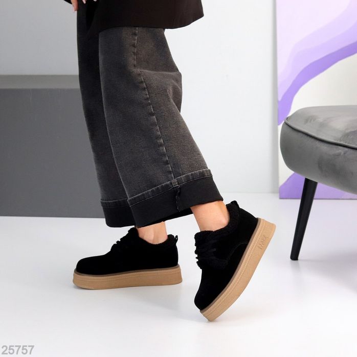 Жіночі шкіряні зимові черевики автоледі в кольорах