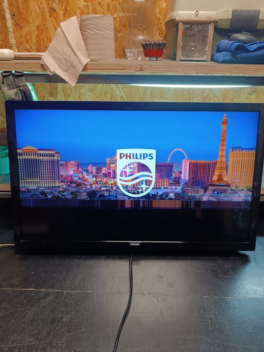 Телевізор Philips 24 PFS 6805/12 нижня частина екрану не показує