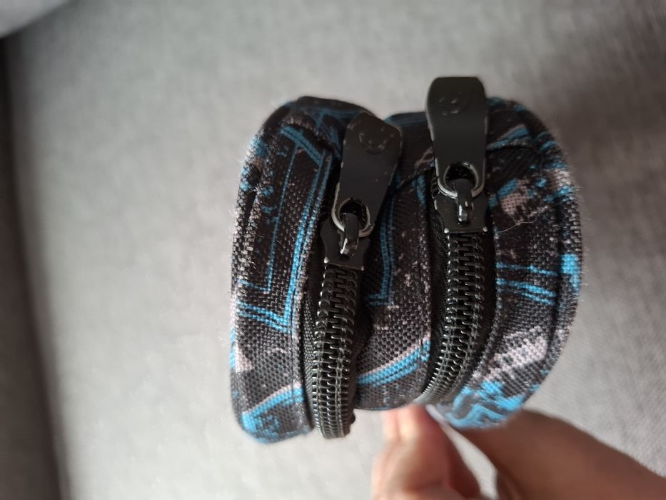 Piórnik podwójny HEAD