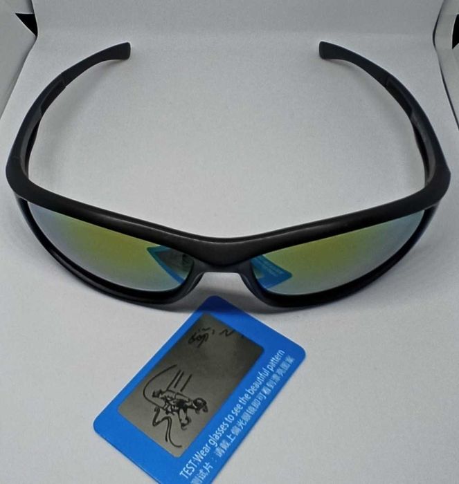 Okulary przeciwsłoneczne sportowe twarde etui.