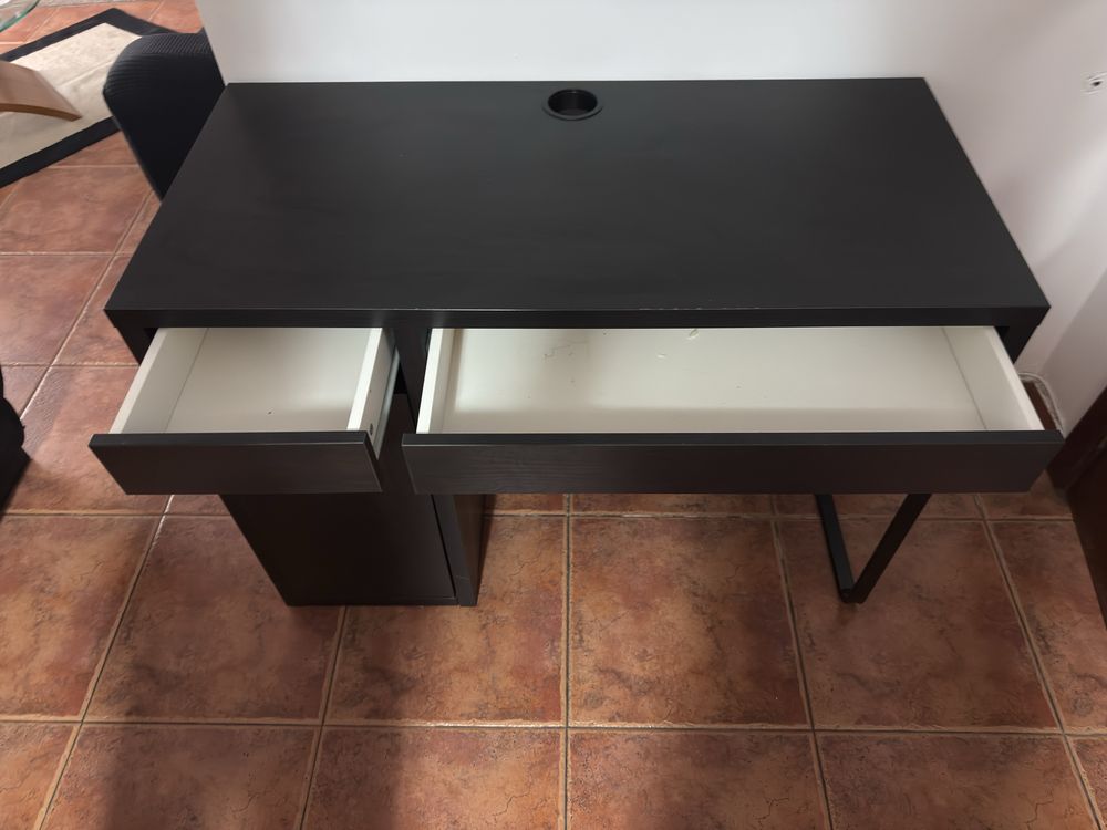 Secretária Preta IKEA