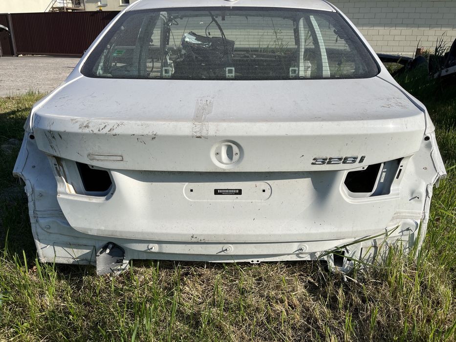 Багажник BMW F30 дверь, стекло, ляда, четверть, разборка, фара, фонарь