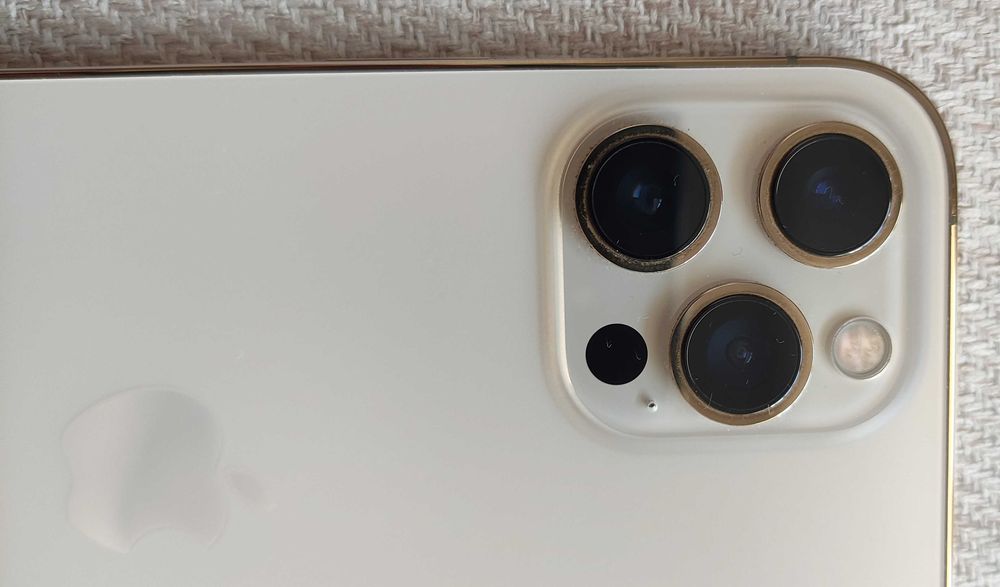 iPhone 12 Pro Max 256GB dourado — excelente estado