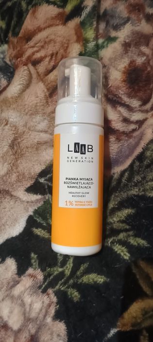 Pianka myjąca LAAB rozświetlająco-nawilżająca 150ml