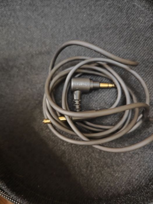 Sony wh-1000xm4 black в идеальном состоянии