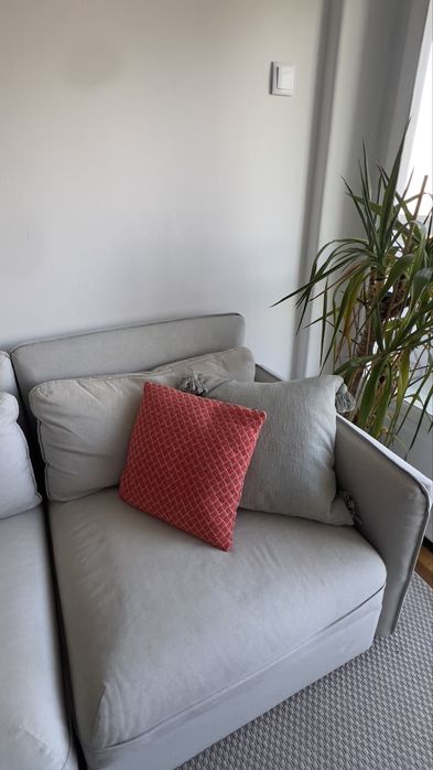 Conjunto - Sofa + almofadas + manta + candeeiro + mesa + planta+ tapet