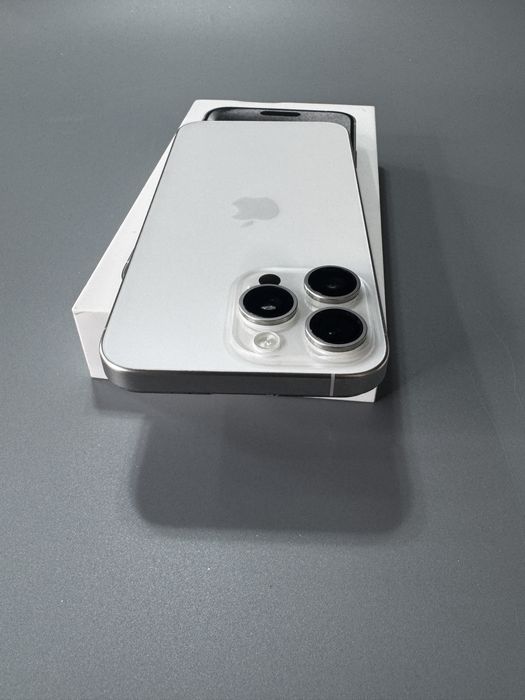 Iphone 15 pro max 256 White Titanium