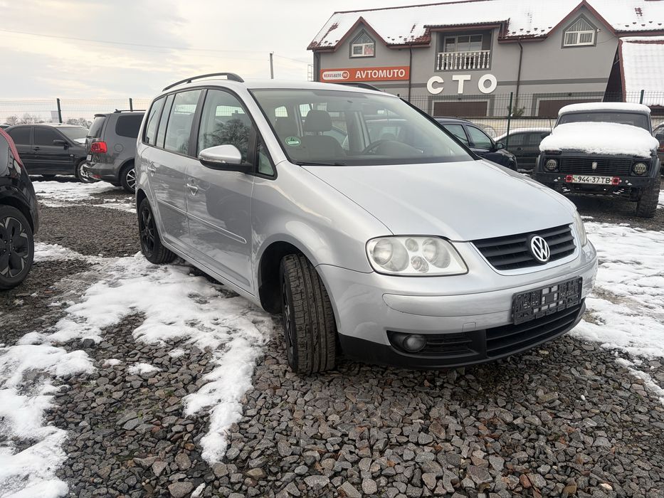 Вольцваген  туран газ  бензин 2010рік