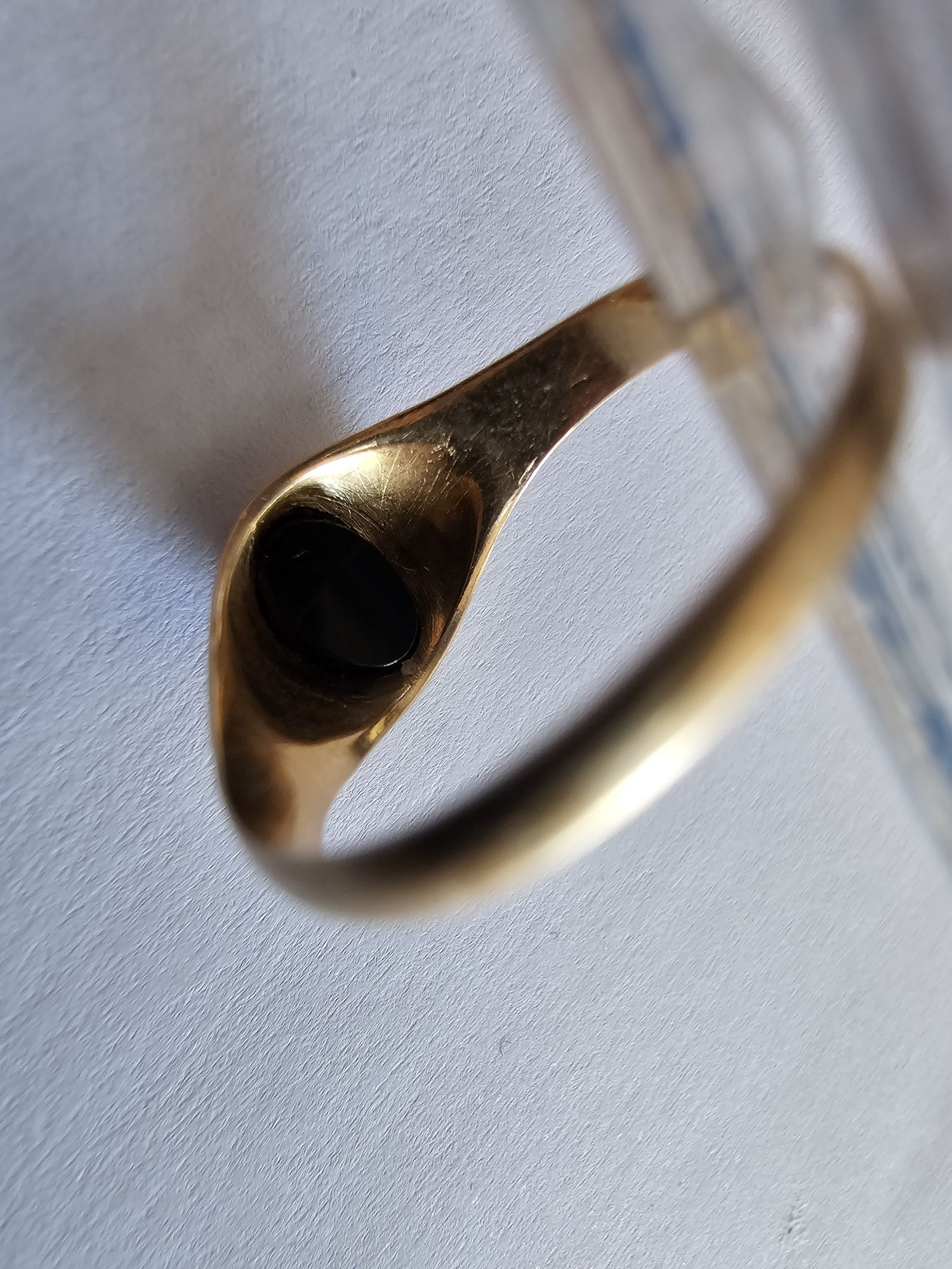 Anel ouro 19,2k com pedra preta