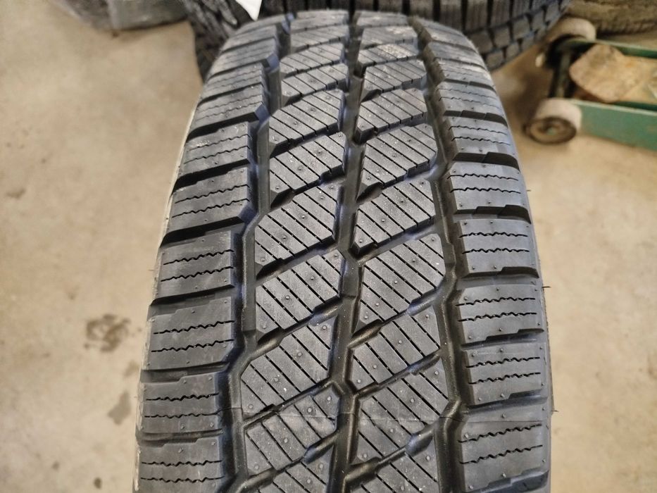 Nowe opony zimowe 205/65R16C Goodride