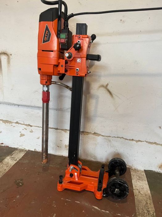 Алмазне сверління отворів