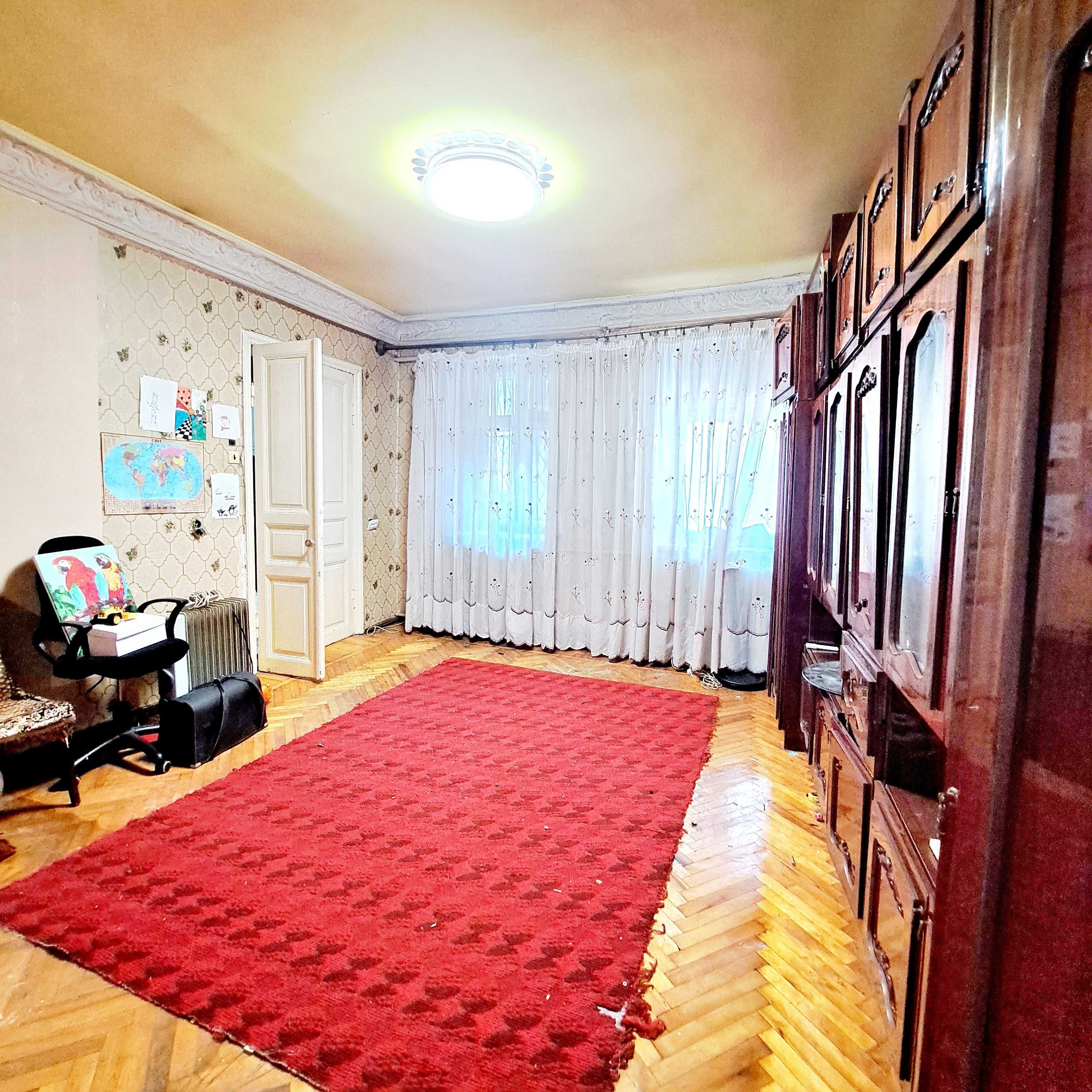 Продам 2 комнатную квартиру в центре Одессы
