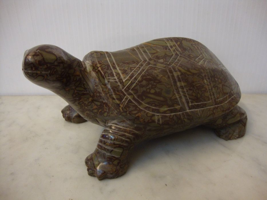 Tartaruga antiga em Alabastro