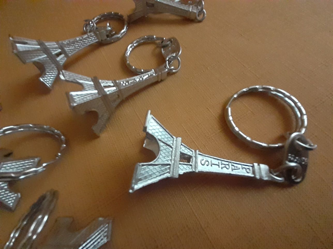 Eiffel wieża breloczek oryginalny Silver Night stroboskop