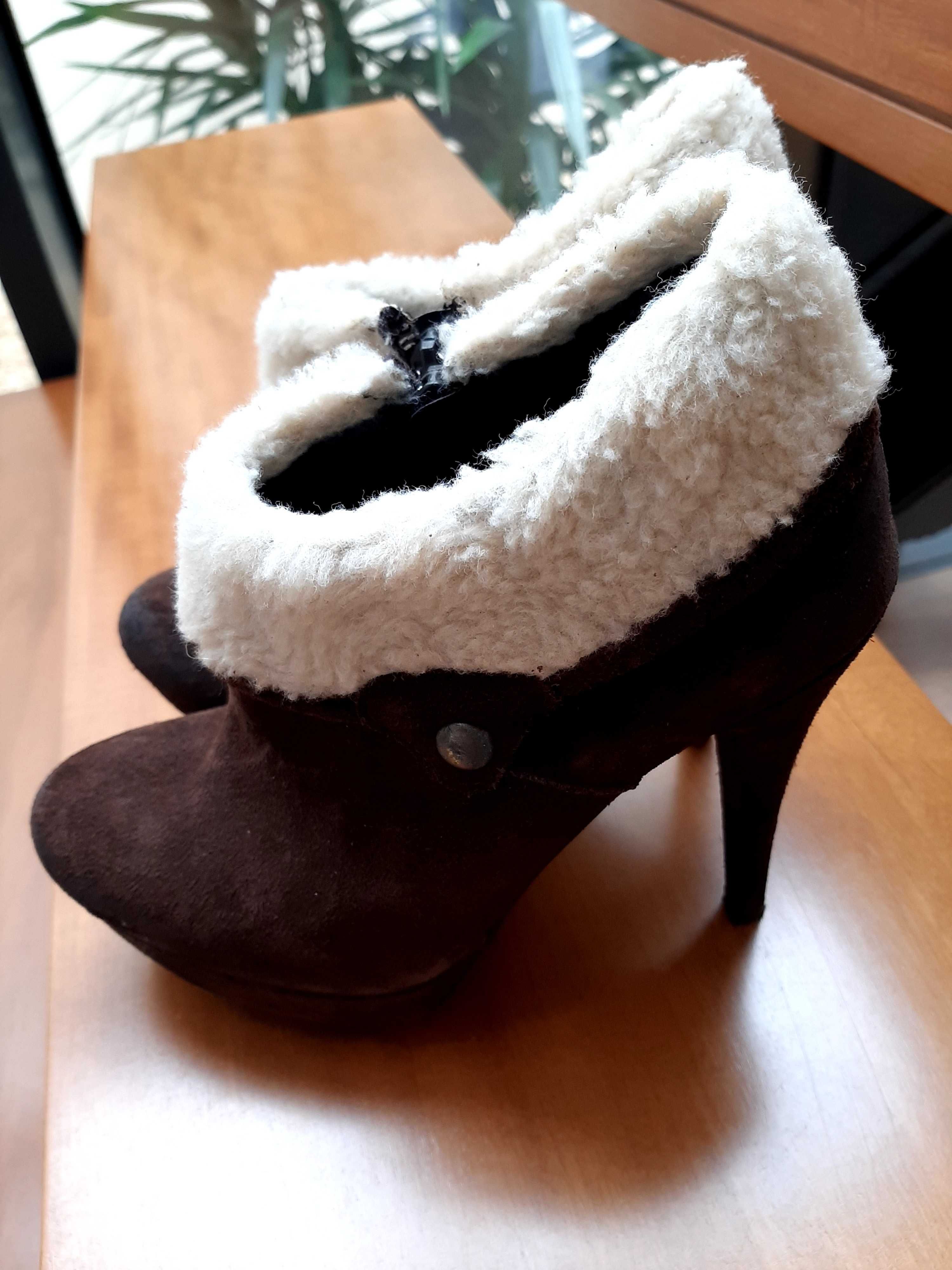 Botins de camurça