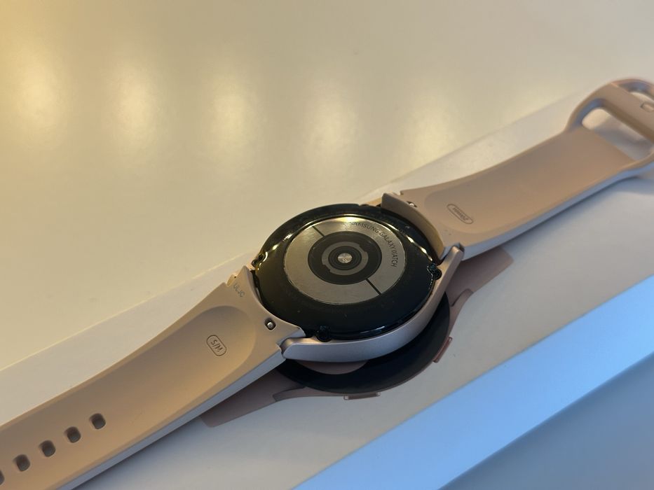 Samsung Galaxy Watch 4 40mm Różowy