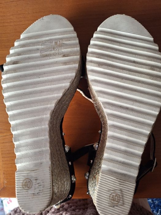 Sandálias Pretas com Pérolas T: 40 Mulanka