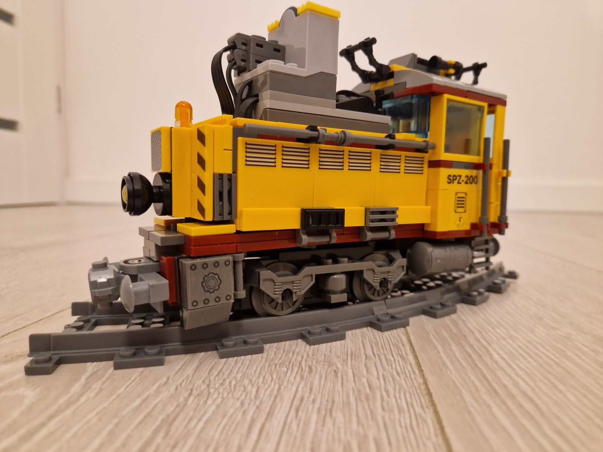 Pociąg z klocków - lokomotywa plus 2 pojazdy