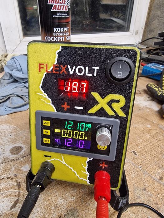 Zasilacz labolatoryjny Dewalt powerbank ładowarka USB