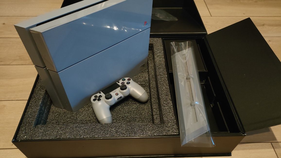 Playstation 4 20th anniversary cały zestaw 1 z 12 300 na calym swiecie