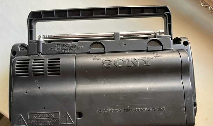 Магнітофон Sony CFM-10