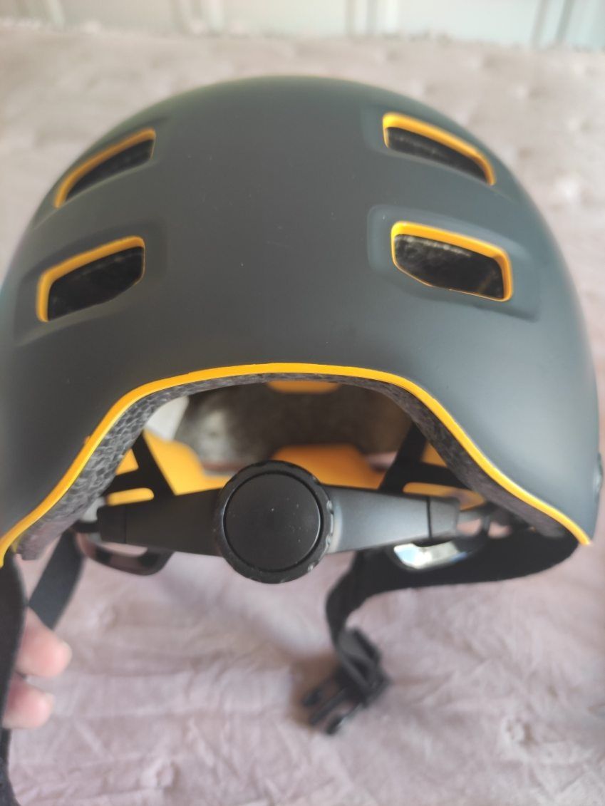 Kask BTwin rozmiar XS 48cm-52cm regulowany