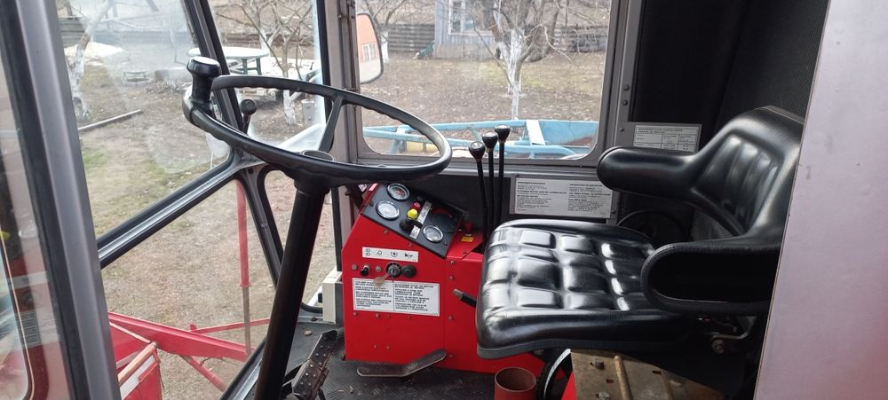 Комбайн Massey Ferguson 330 Массей  Фергюсон 330 MF 330