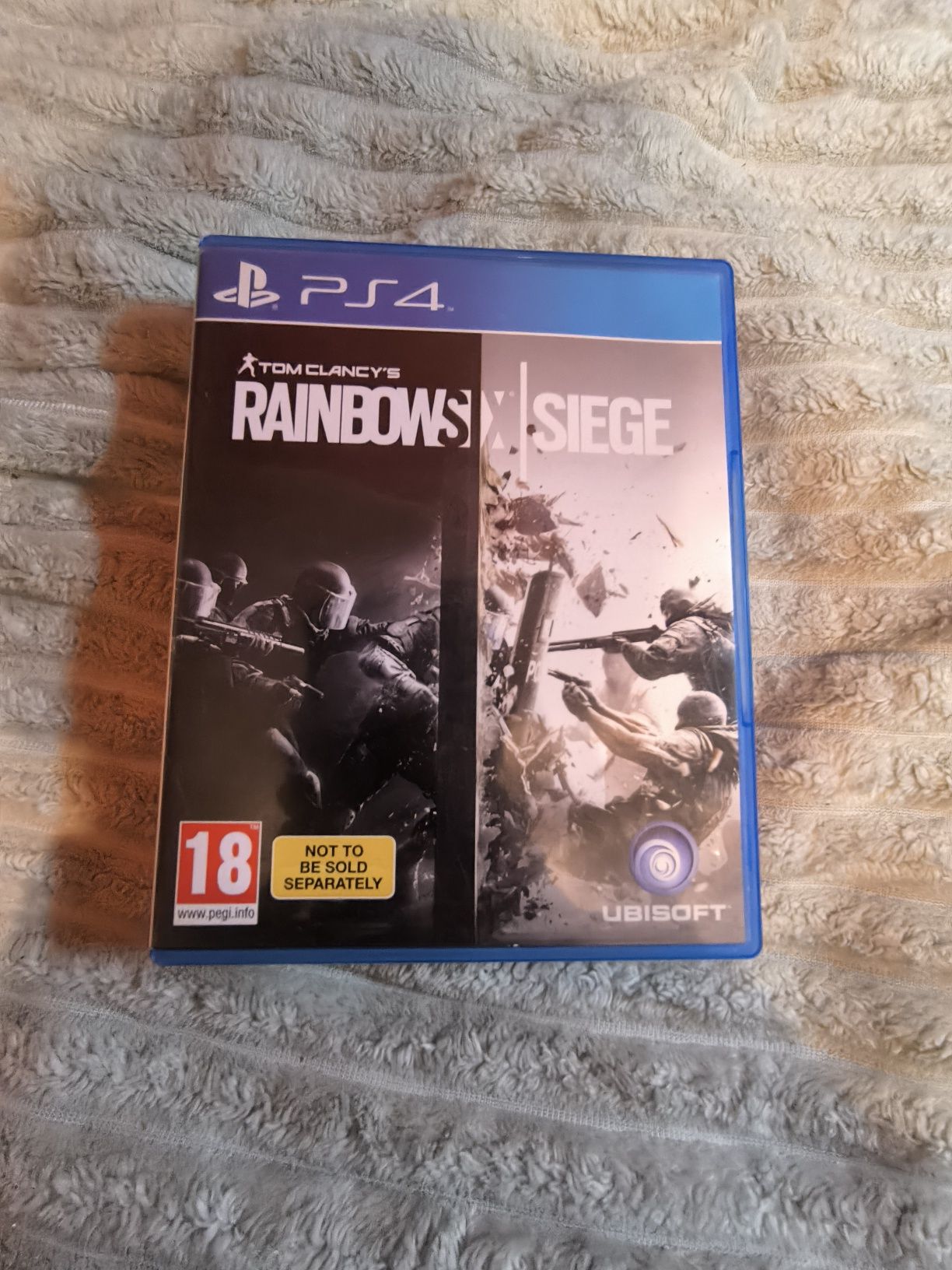 Dwie gry na PS4 stan idealny